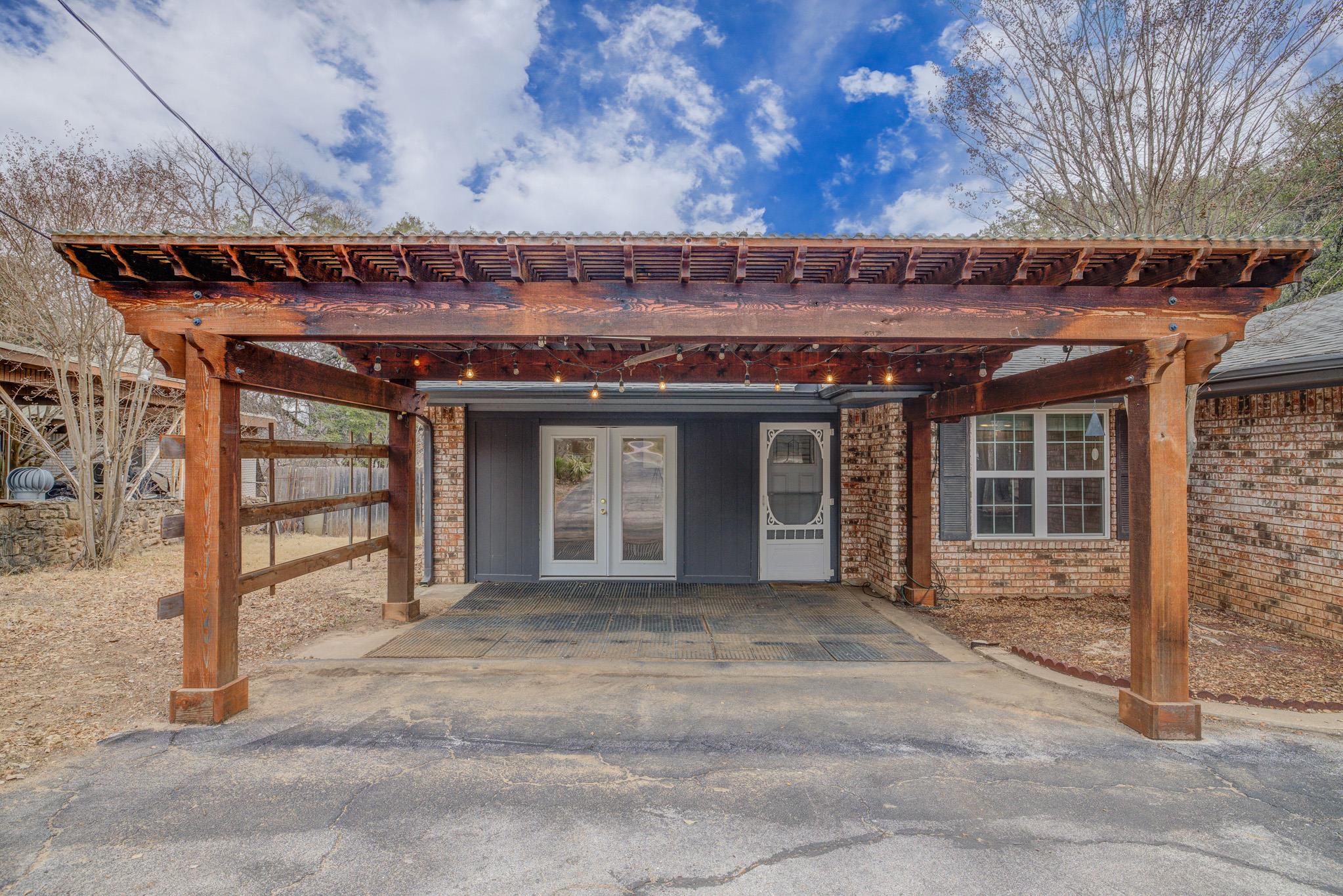 5303 Shady Oaks Circle Kingsland TX 78639