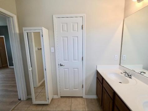 211 Almquist Street Hutto TX 78634