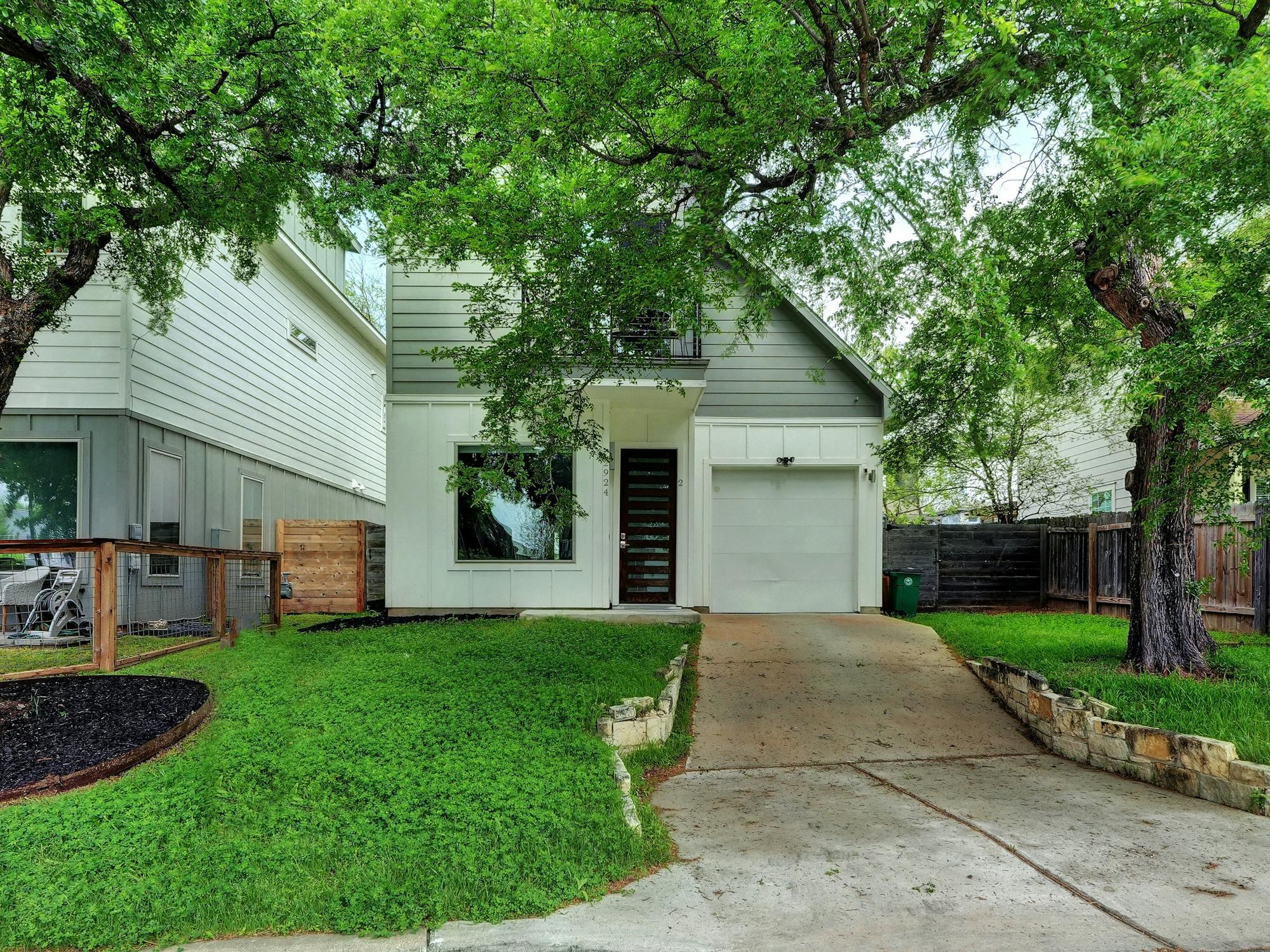 2924 E 14th Street Austin TX 78702