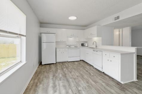 5211 Thunderbird Street Lago Vista TX 78645