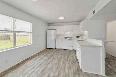 5211 Thunderbird Street Lago Vista TX 78645