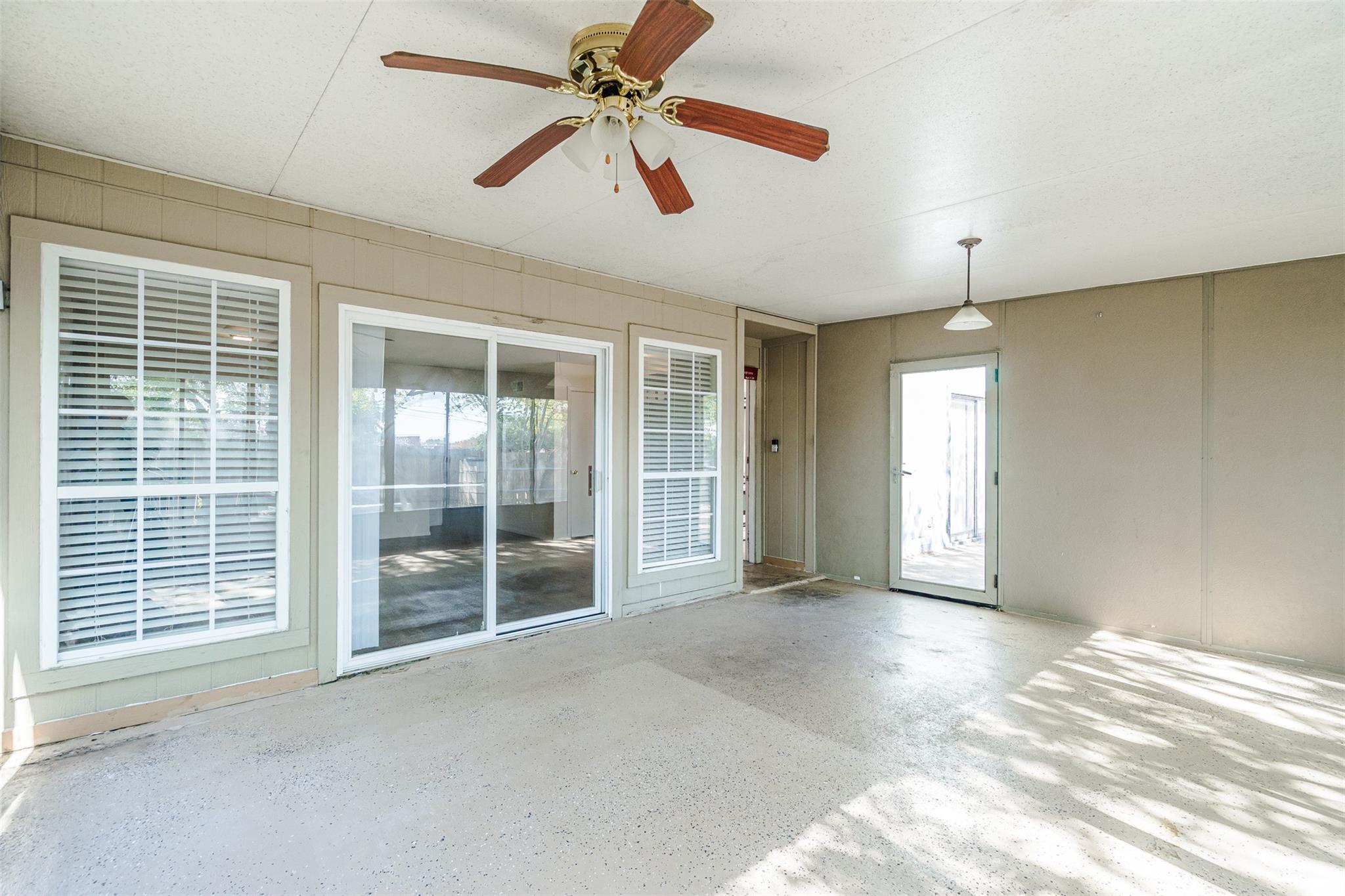 2106 Lamplight Village Circle Austin TX 78727
