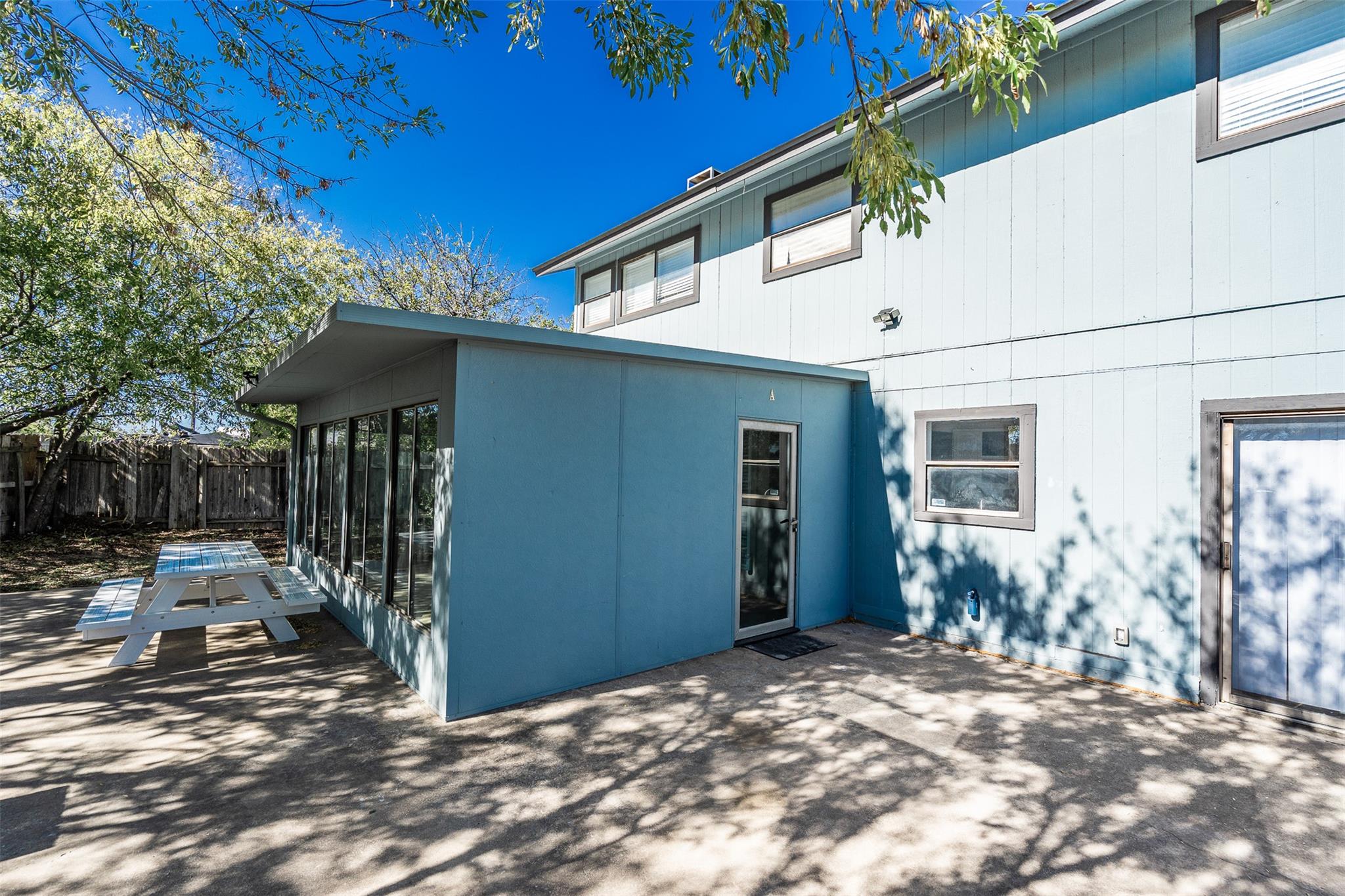 2106 Lamplight Village Circle Austin TX 78727
