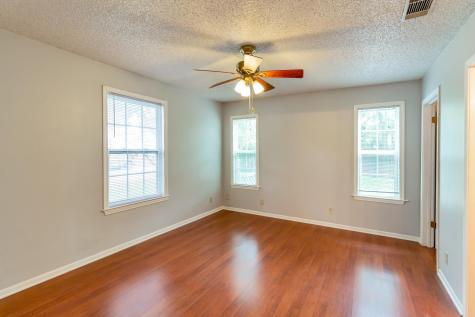 913 E 53rd 1/2 Street Austin TX 78751