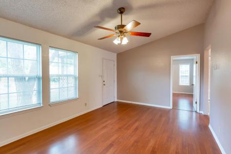 913 E 53rd 1/2 Street Austin TX 78751