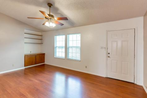 913 E 53rd 1/2 Street Austin TX 78751
