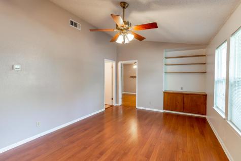 913 E 53rd 1/2 Street Austin TX 78751