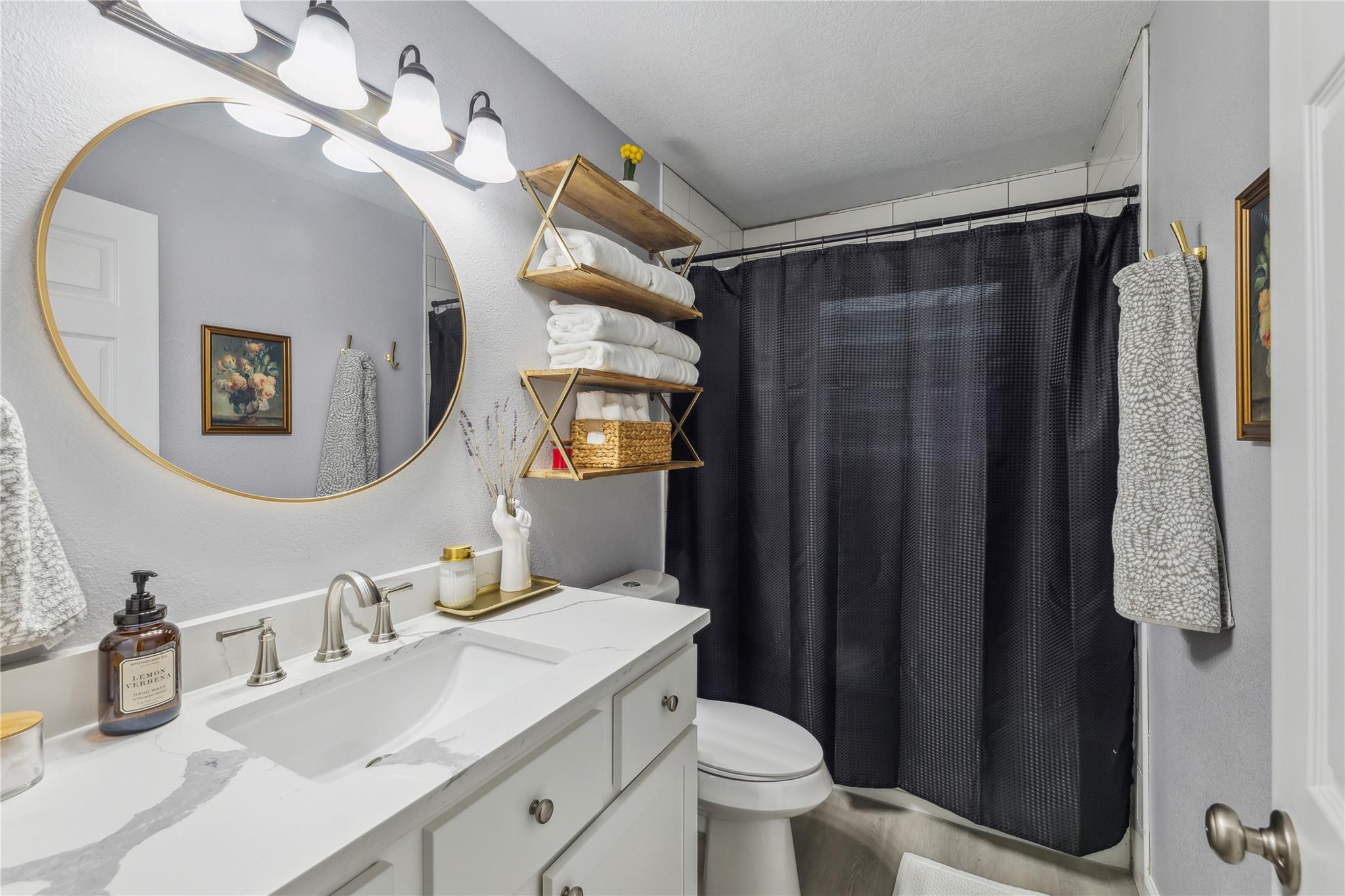 2105 E 17th Street Austin TX 78702