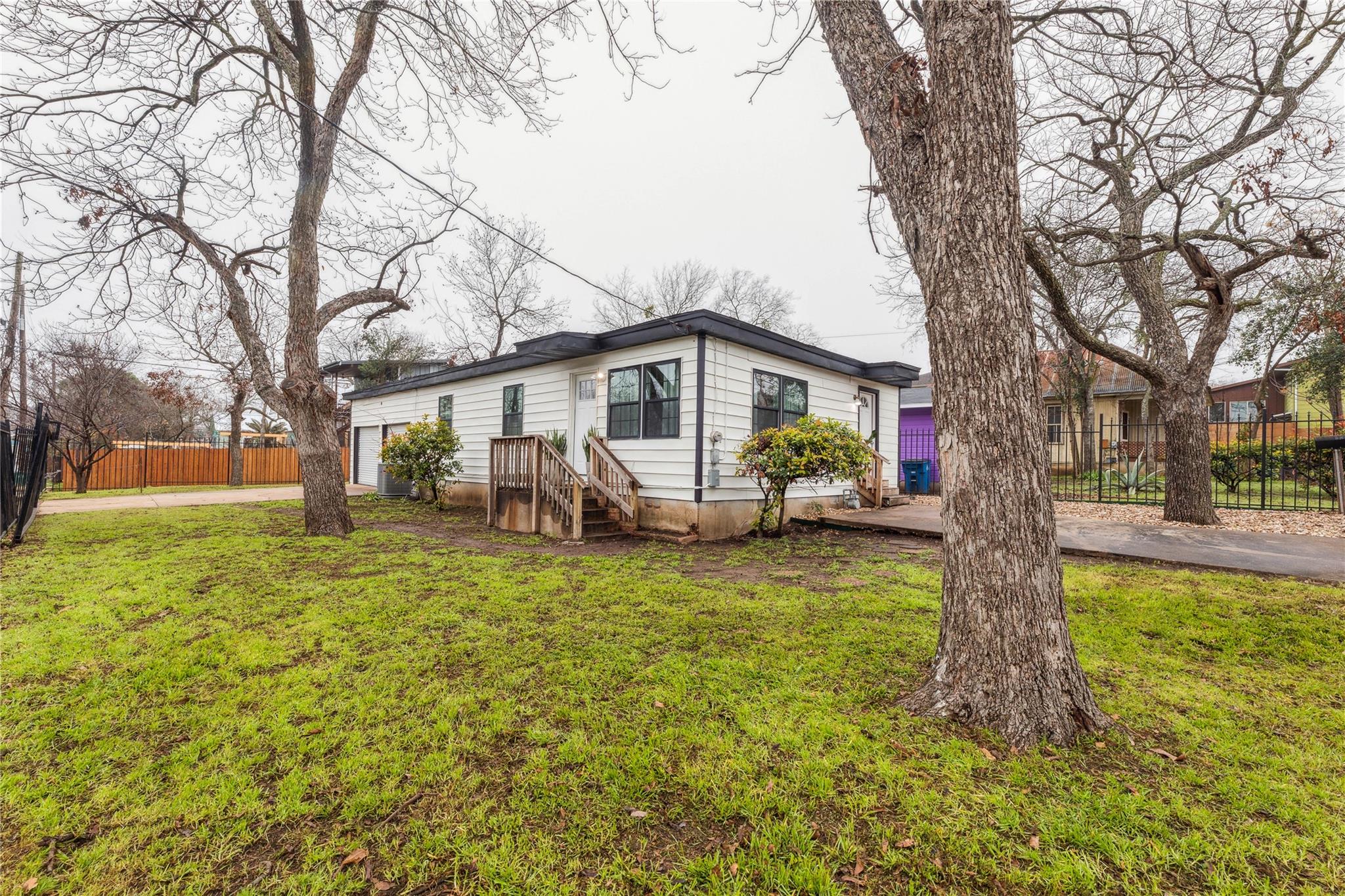 2105 E 17th Street Austin TX 78702