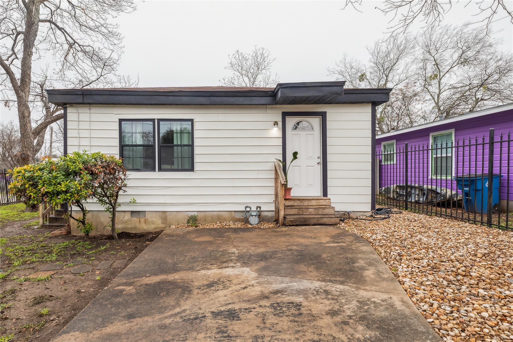 2105 E 17th Street Austin TX 78702