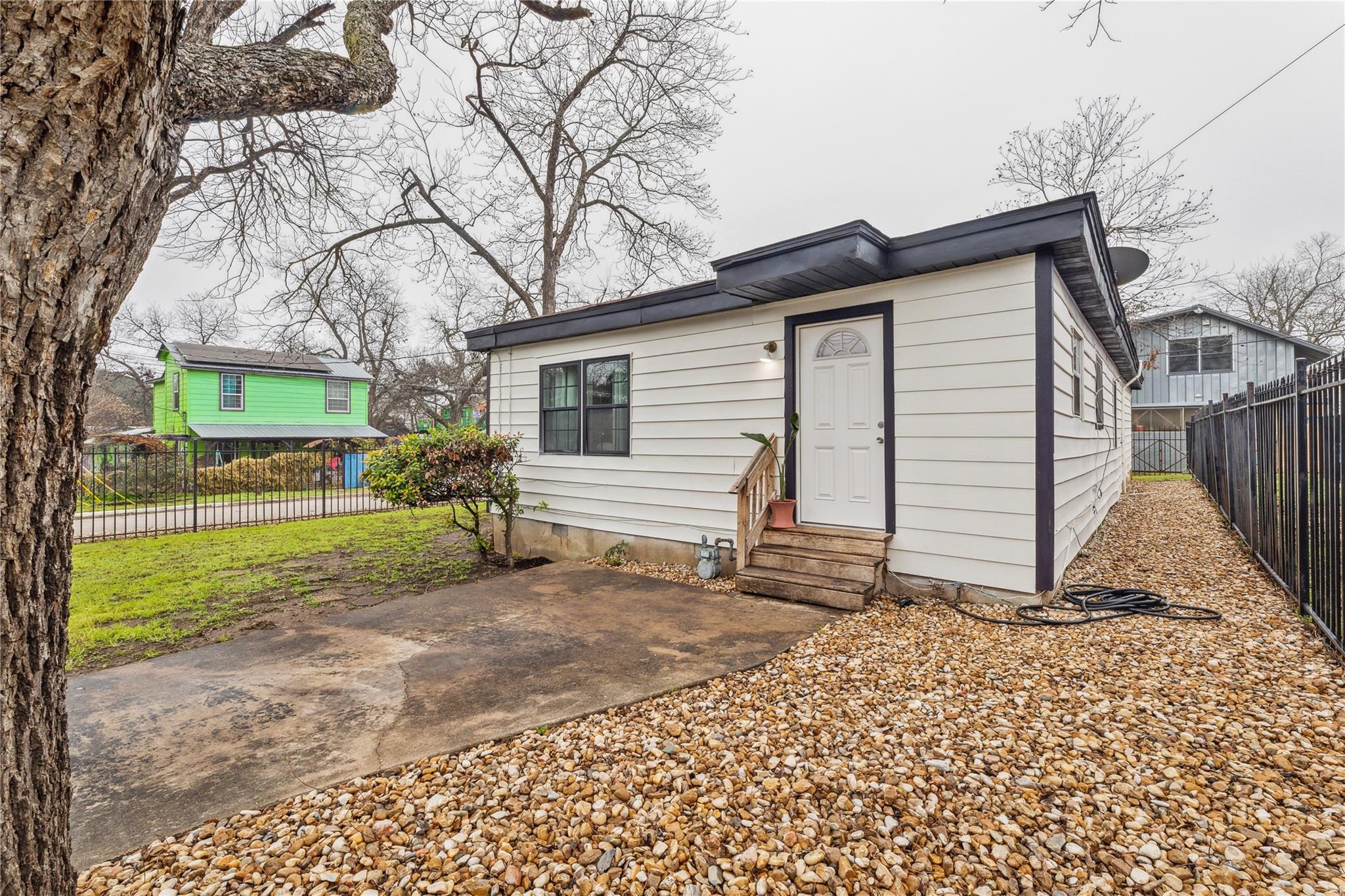 2105 E 17th Street Austin TX 78702