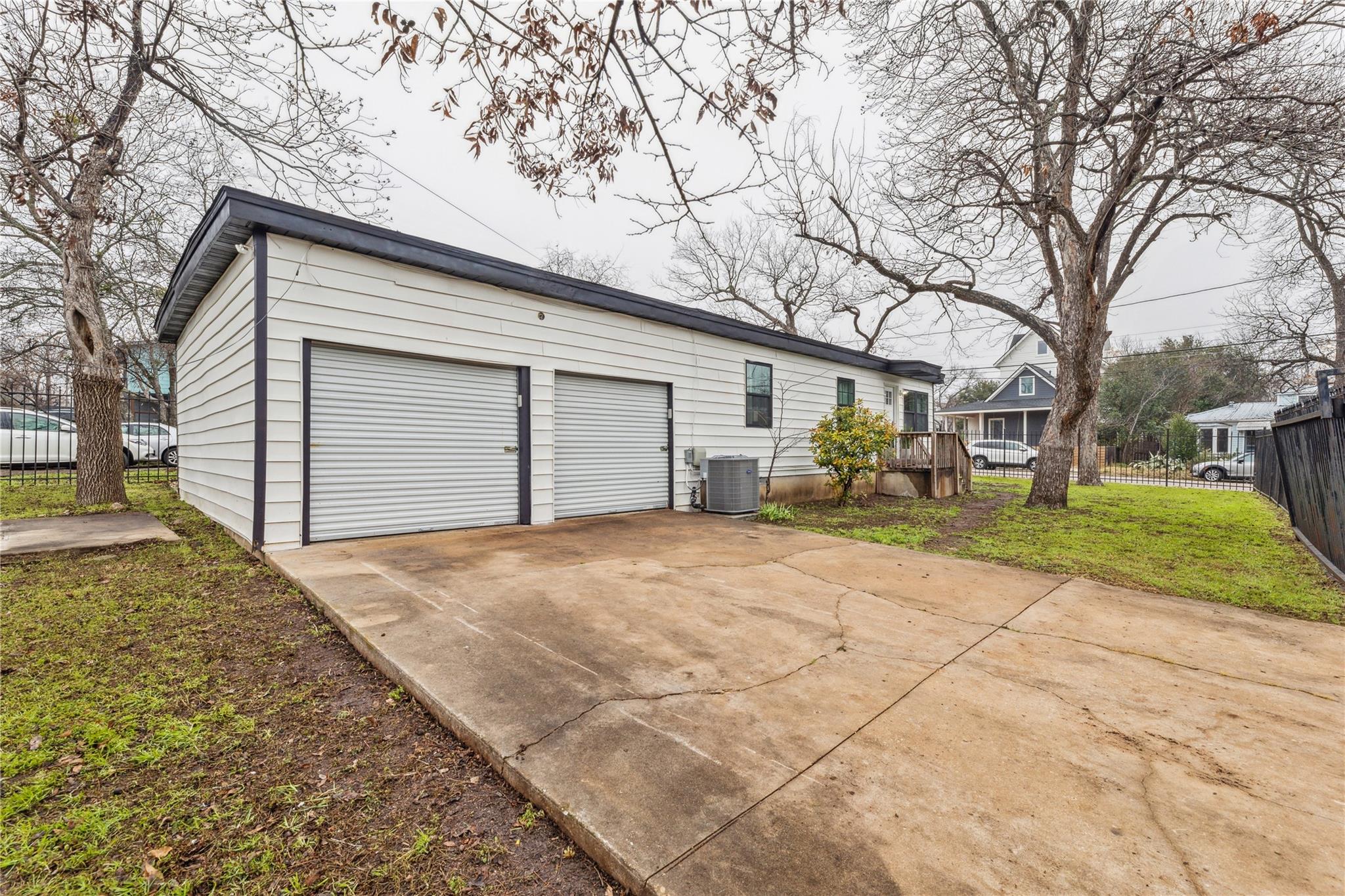 2105 E 17th Street Austin TX 78702