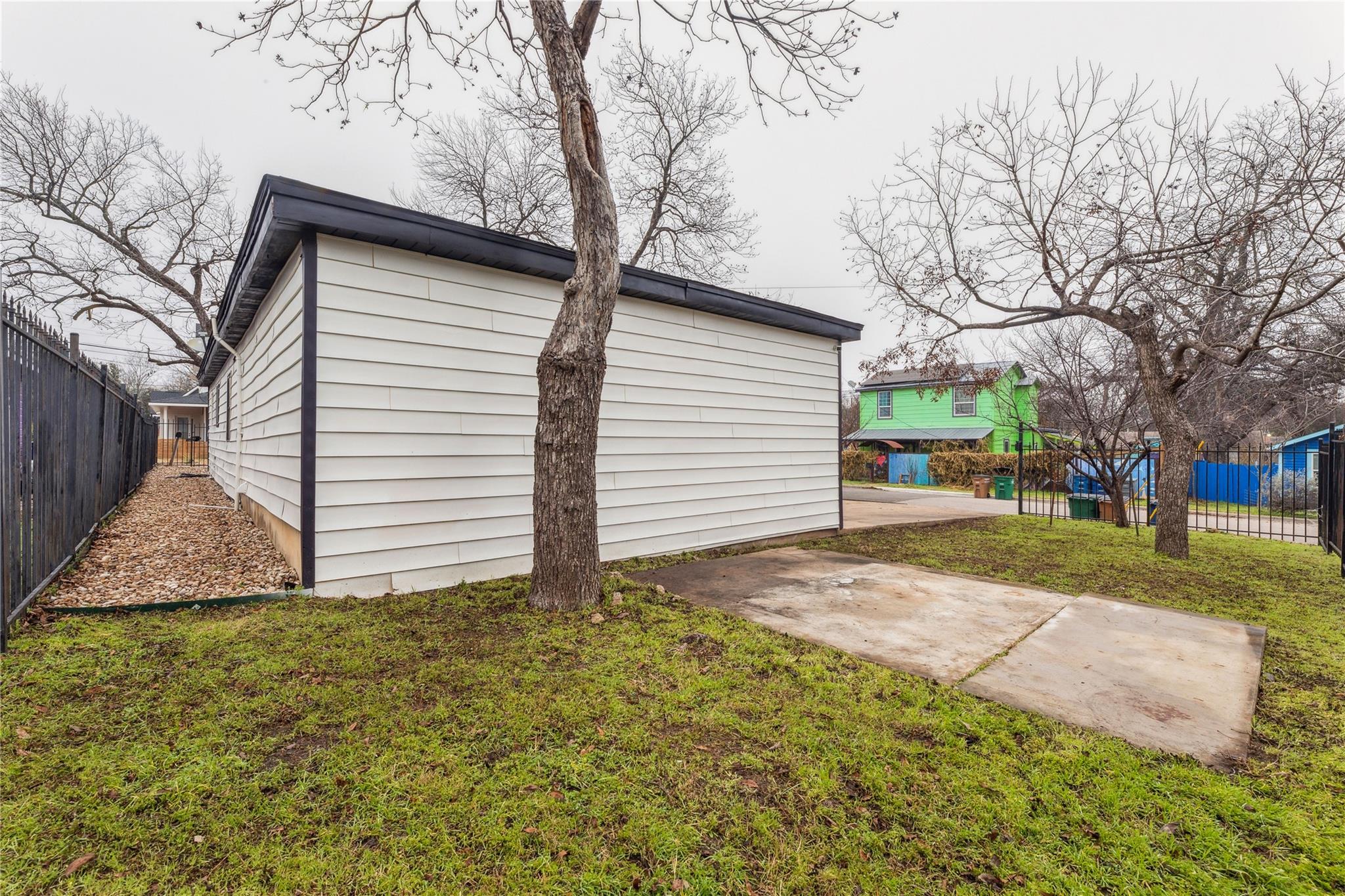 2105 E 17th Street Austin TX 78702
