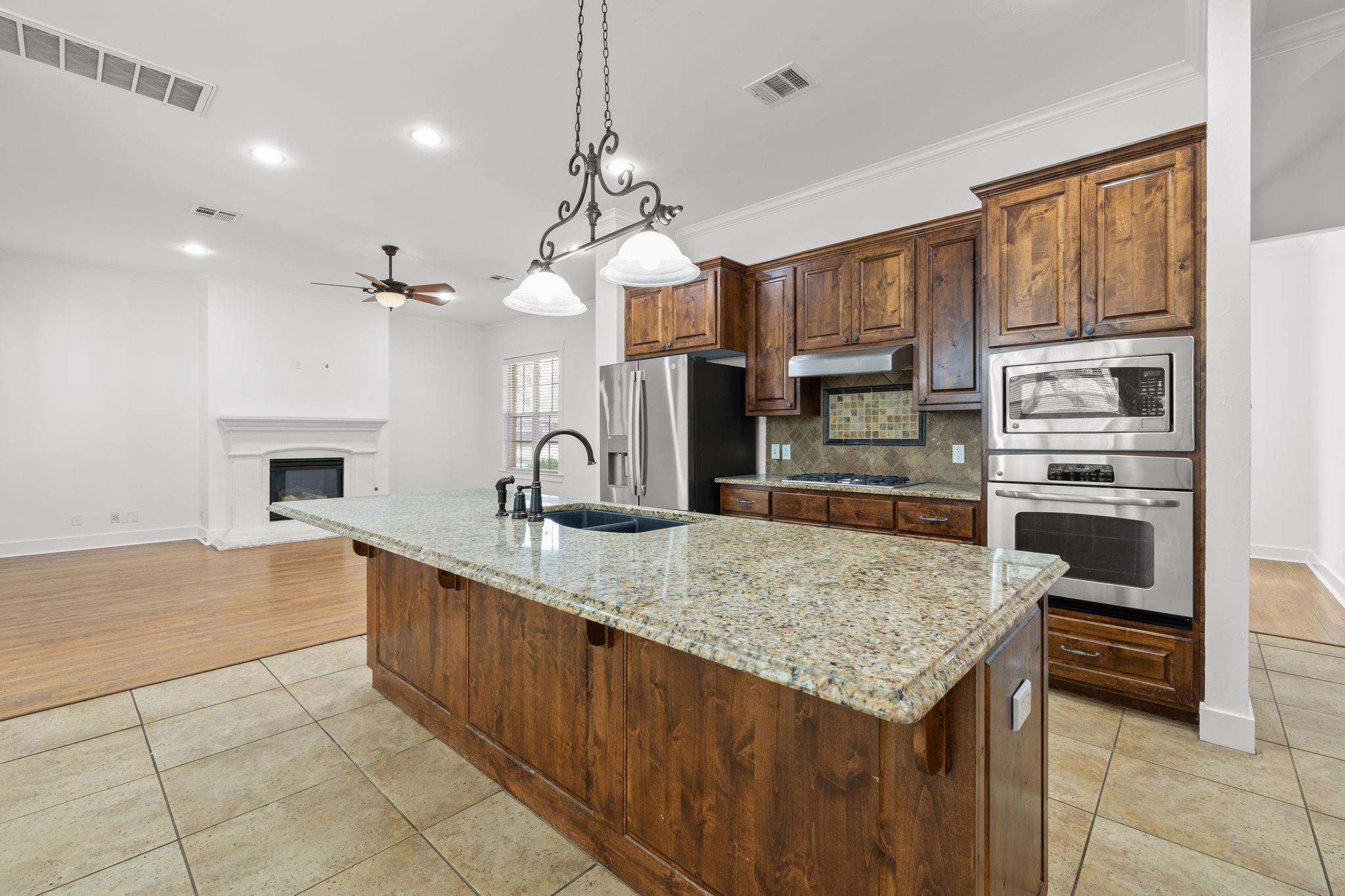 1607 Chelsea Lane Austin TX 78704