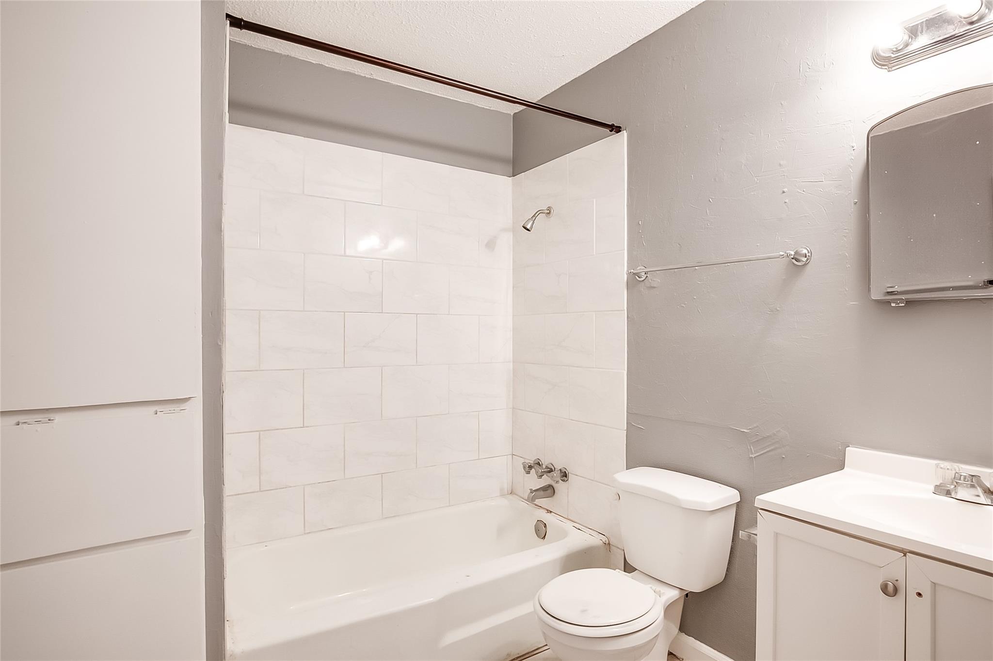 2215 Missionhill Drive Austin TX 78741