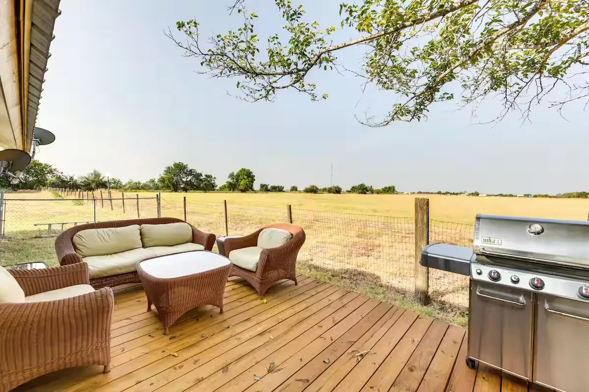 1616 County Road 463 Elgin TX 78621