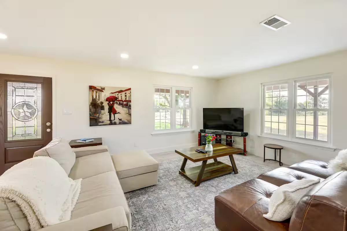 1616 County Road 463 Elgin TX 78621