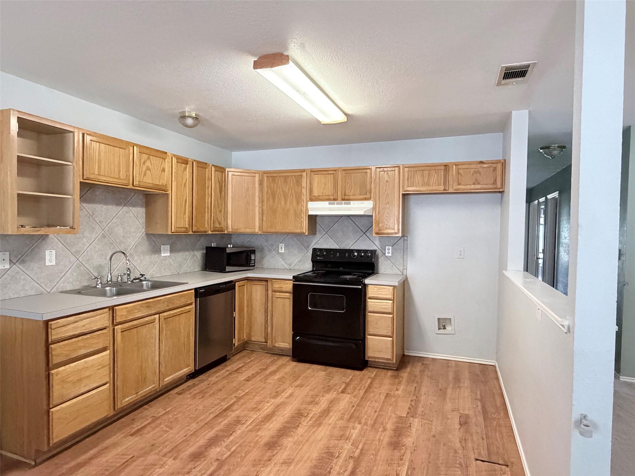 142 Nuuanu Lane Bastrop TX 78602