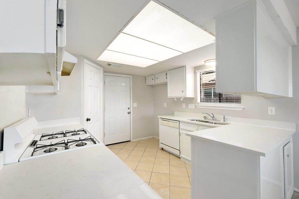 1214 Doonesbury Drive Austin TX 78758
