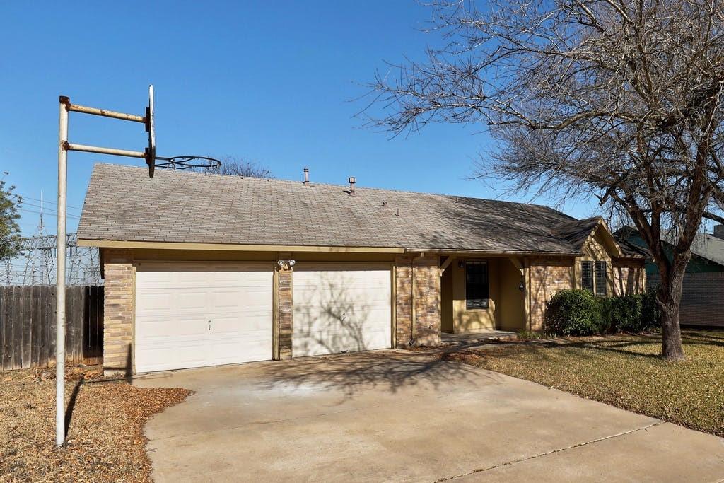 1214 Doonesbury Drive Austin TX 78758