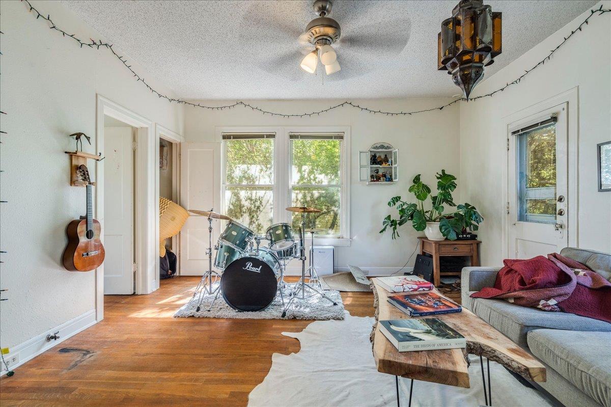 1103 W. 22nd Street Austin TX 78705