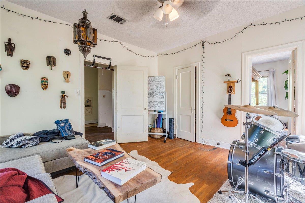 1103 W. 22nd Street Austin TX 78705