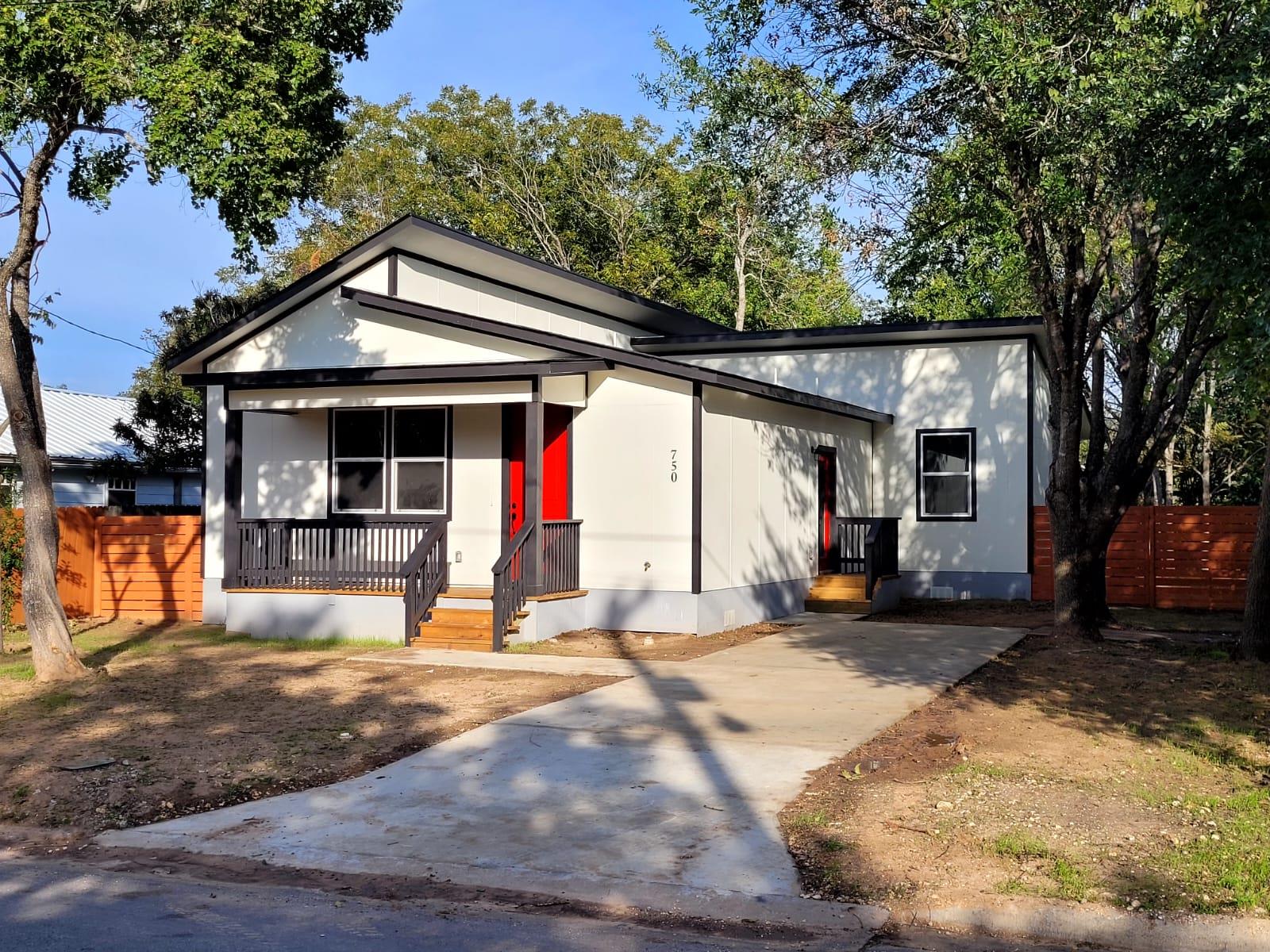 750 S Main Street Lockhart TX 78644