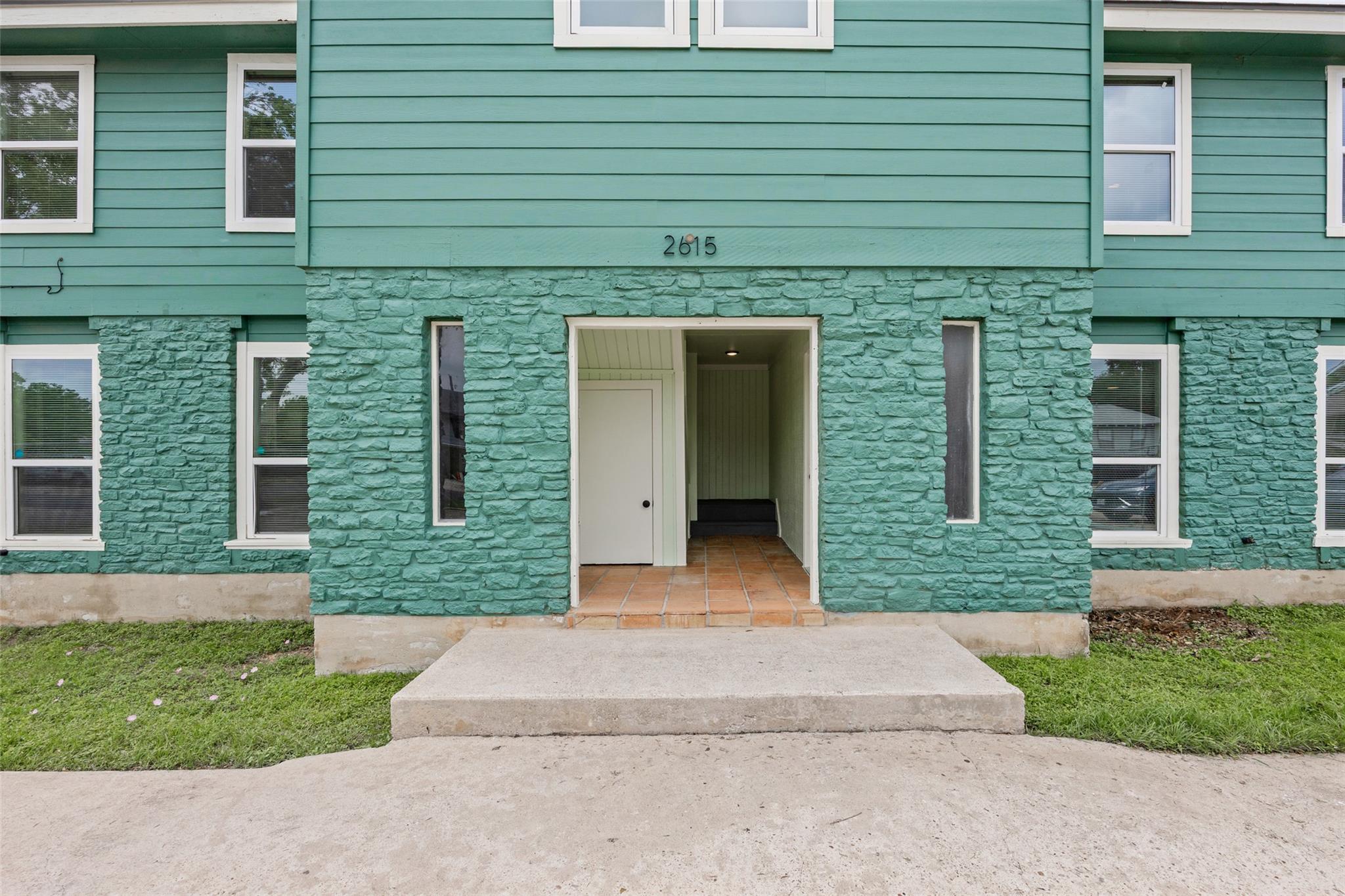 2615 Ektom Drive Austin TX 78745
