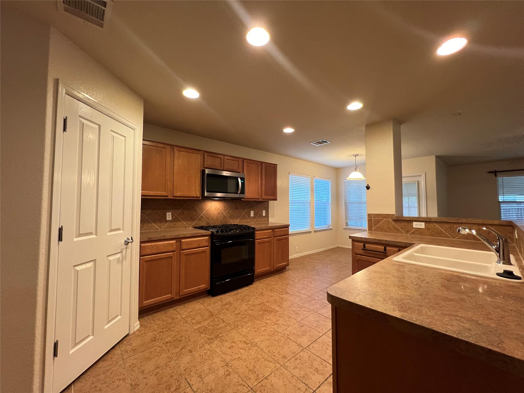 293 Camelia Parkway Kyle TX 78640