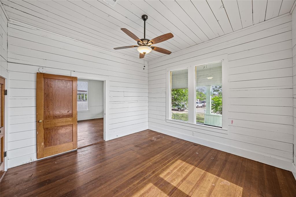 433 E Davilla Street Bartlett TX 76511
