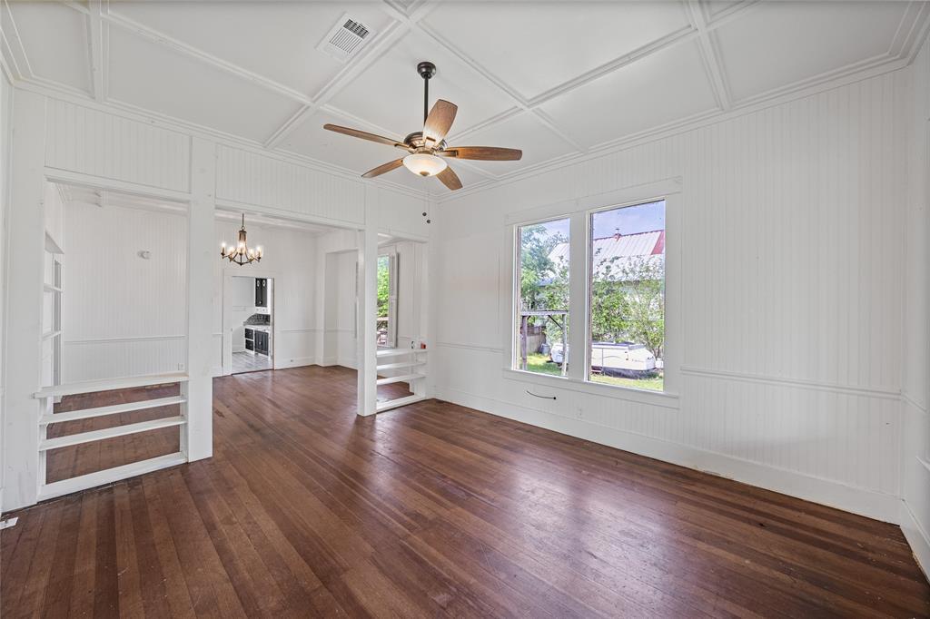 433 E Davilla Street Bartlett TX 76511