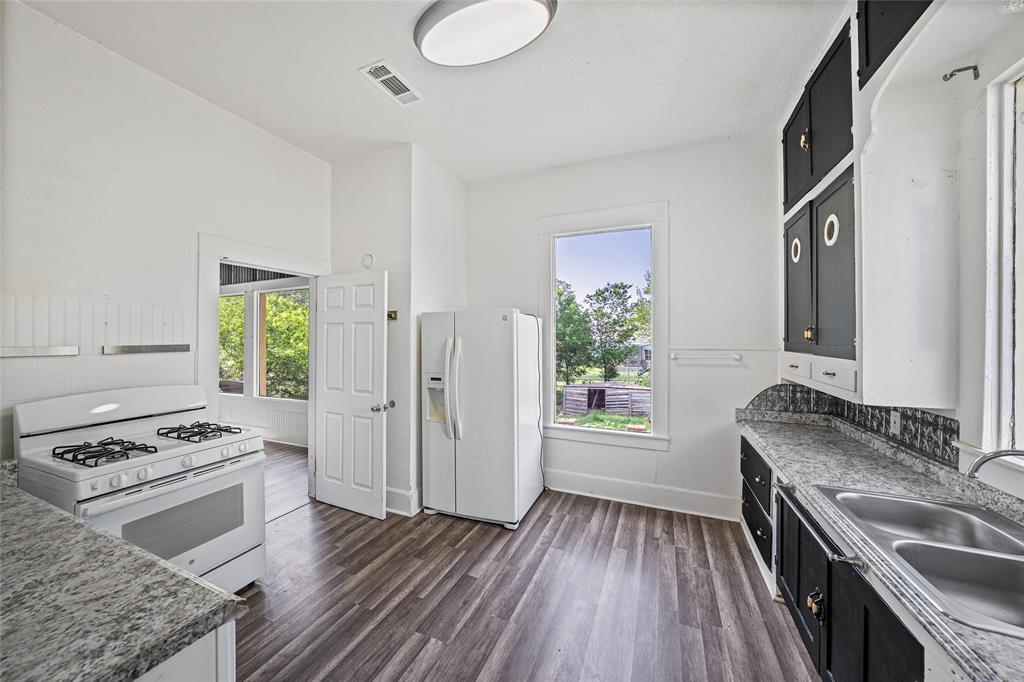 433 E Davilla Street Bartlett TX 76511