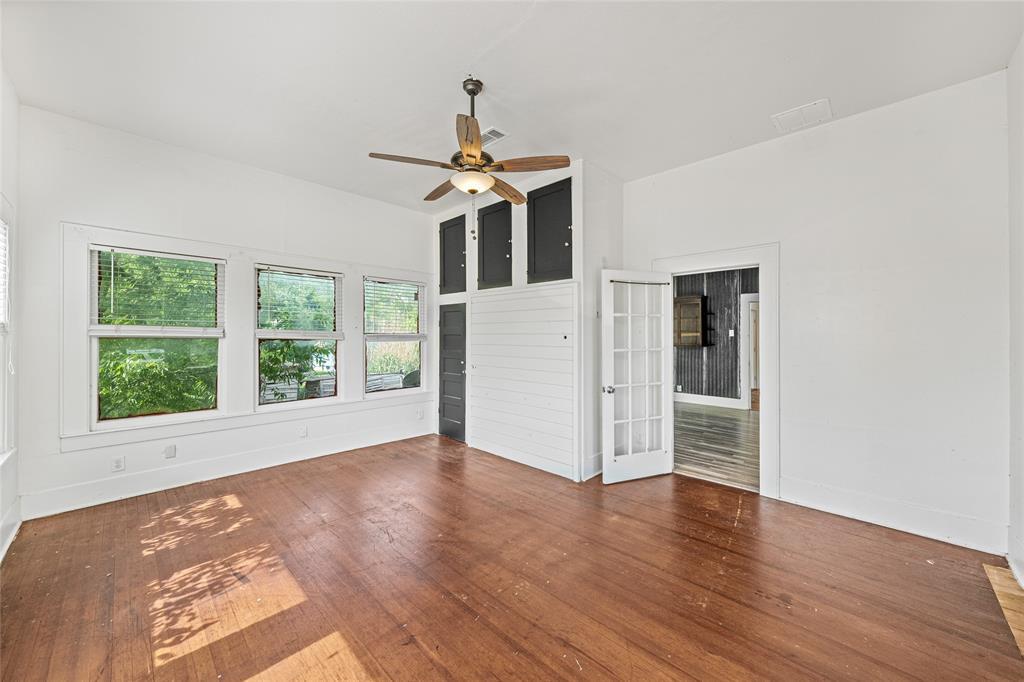 433 E Davilla Street Bartlett TX 76511