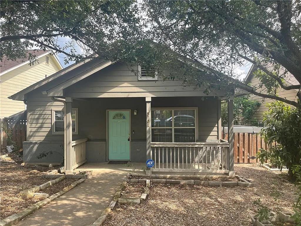 5701 Signal Point Austin TX 78724