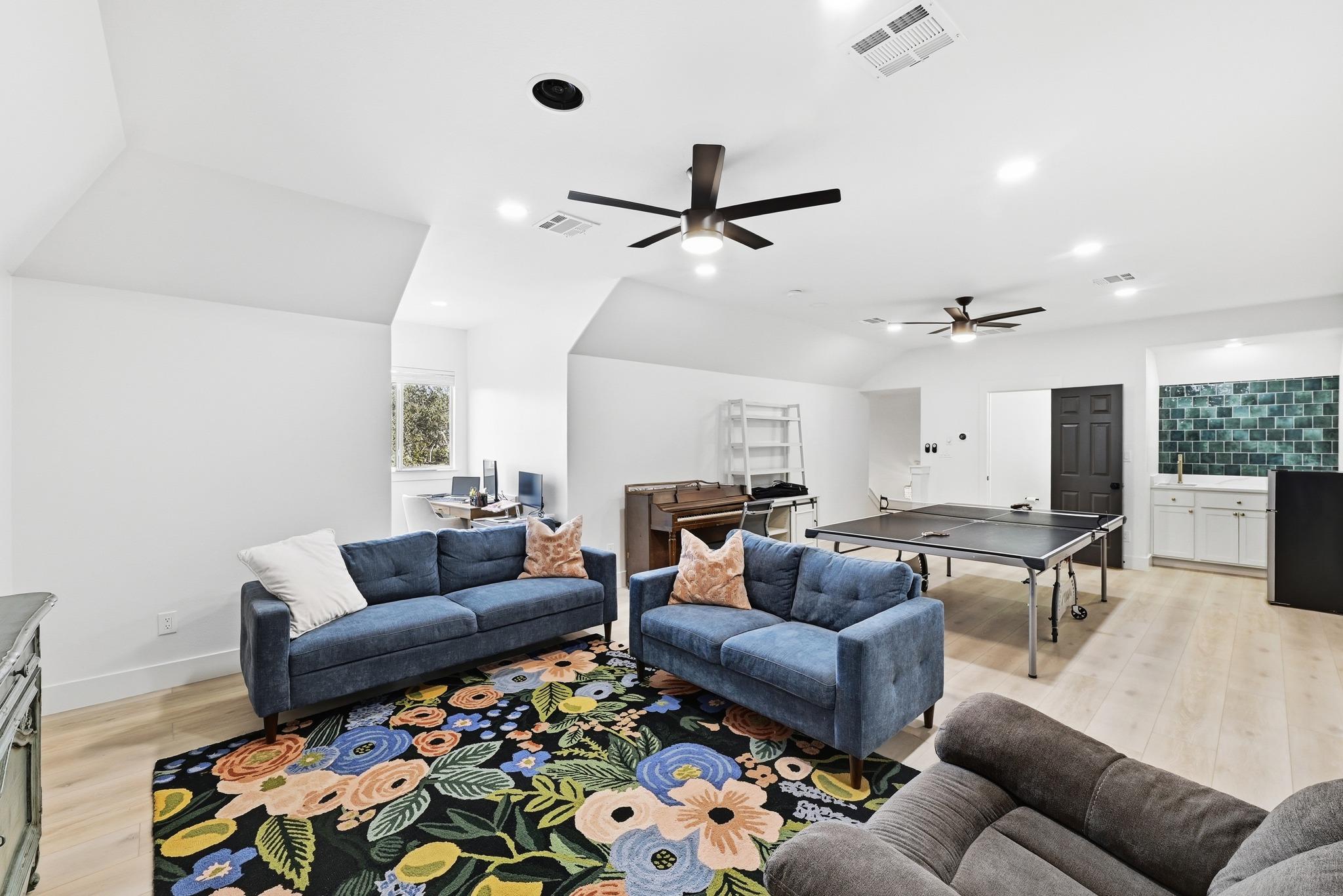 131 Eaton Lane Austin TX 78737