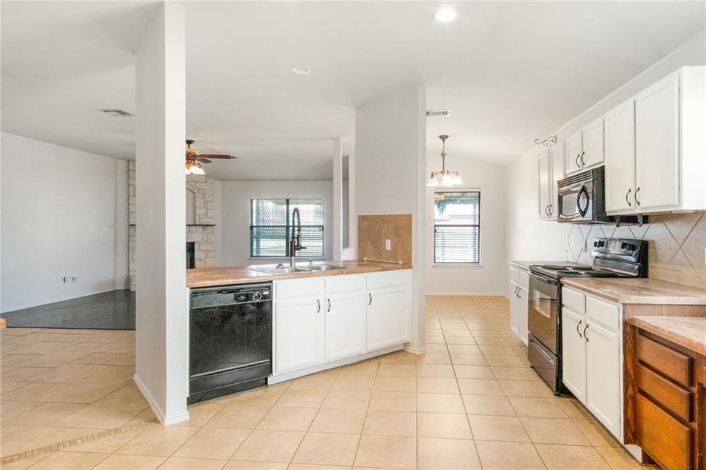 913 Cindy Leander TX 78641