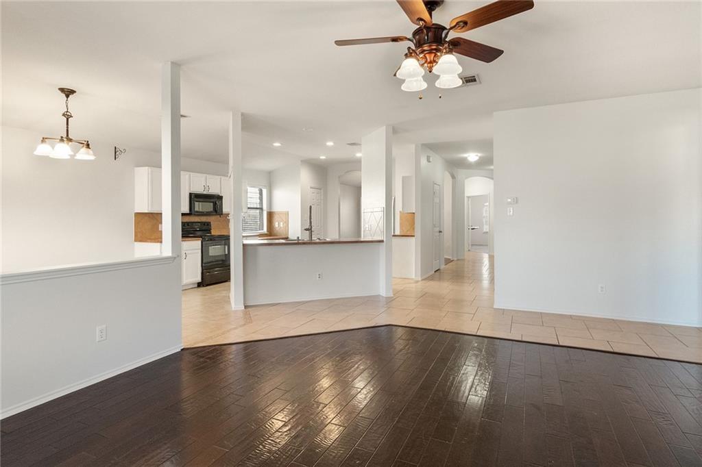 913 Cindy Leander TX 78641