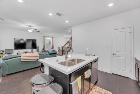 112 Gracie Way Hutto TX 78634