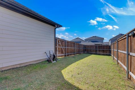 112 Gracie Way Hutto TX 78634