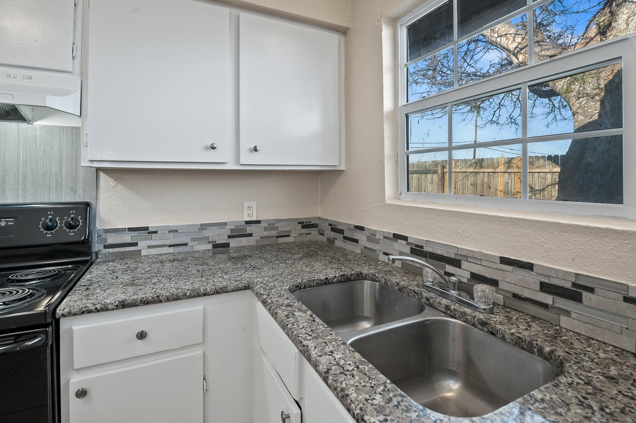 410 Thorndale Taylor TX 76574