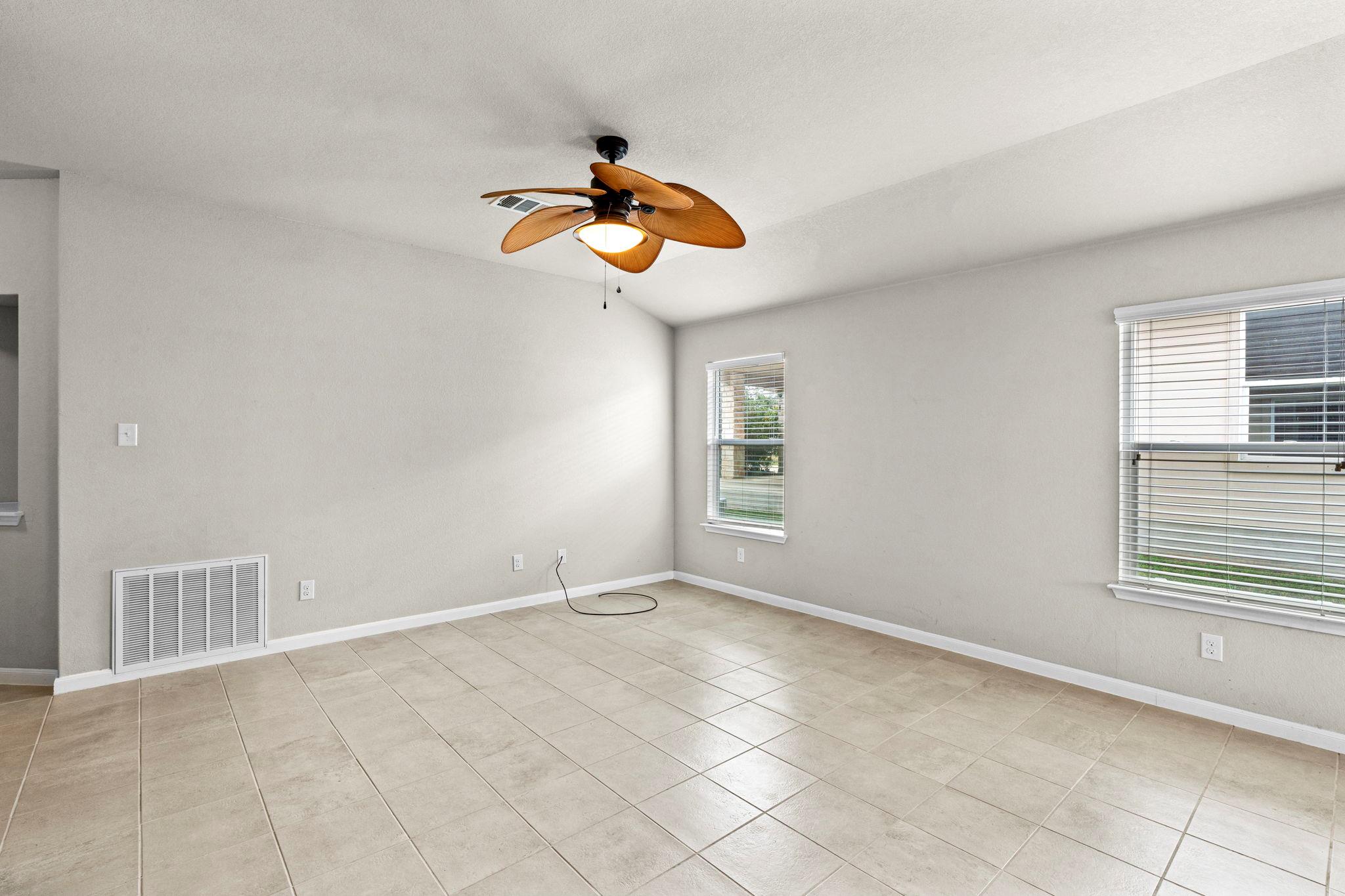 213 Hoya Lane San Marcos TX 78666