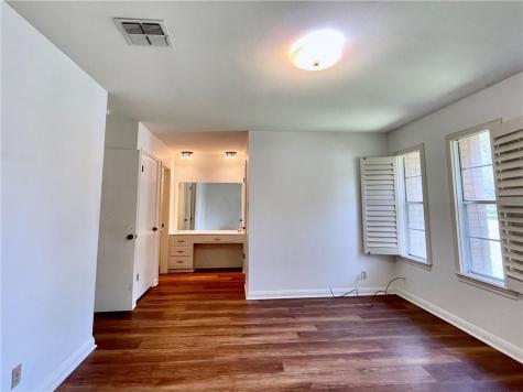 6703 Rustling Oaks Trail Austin TX 78759
