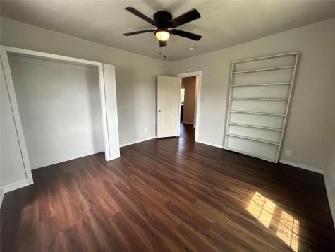 400 Symes Street Taylor TX 76574