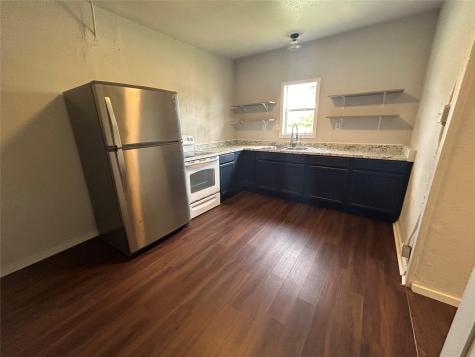400 Symes Street Taylor TX 76574