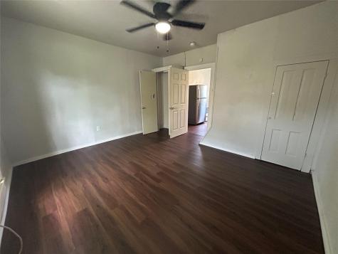 400 Symes Street Taylor TX 76574