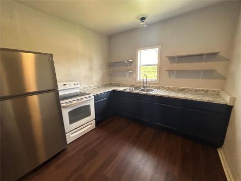 400 Symes Street Taylor TX 76574