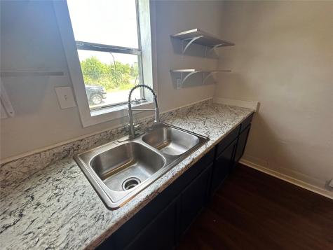 400 Symes Street Taylor TX 76574