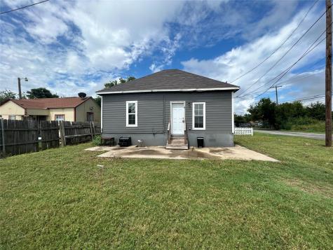 400 Symes Street Taylor TX 76574