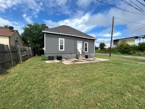 400 Symes Street Taylor TX 76574