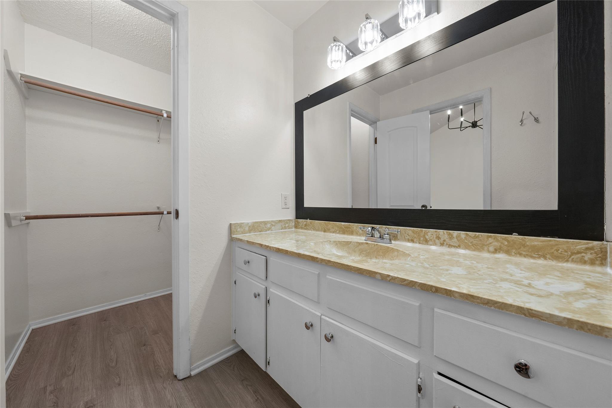 12906 Irongate Avenue Austin TX 78727